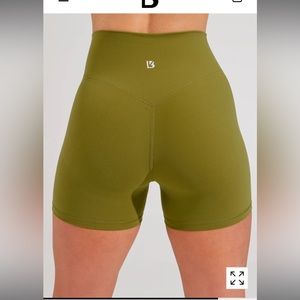 Buffbunny Rosa Short in Olivia Olive